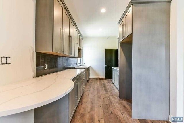 Foto del edificio - 183 Garibaldi Ave