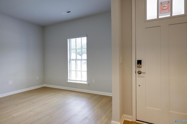 Foto del edificio - 12420 Bartow Ln