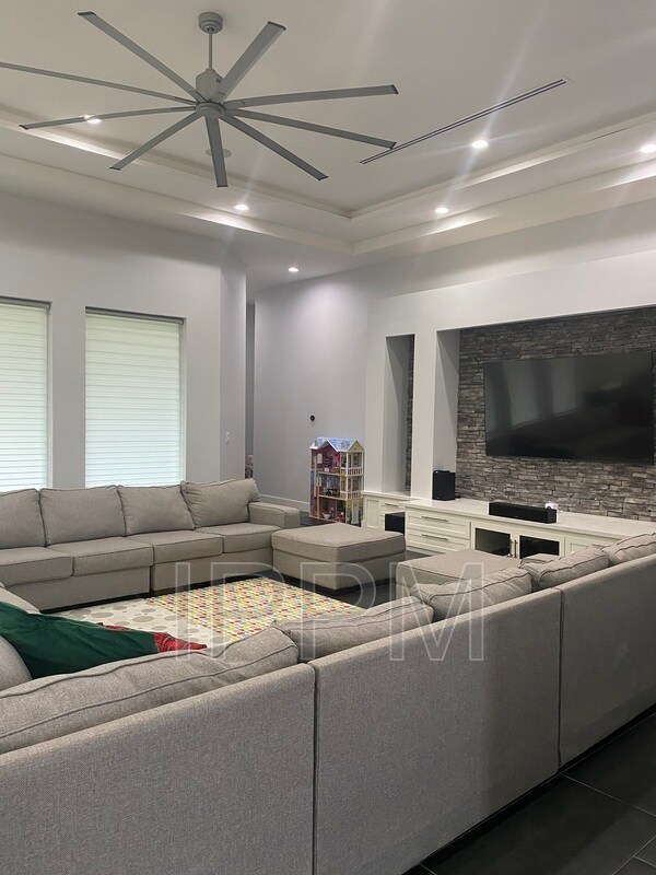 Foto del edificio - 14609 Johnston Ln