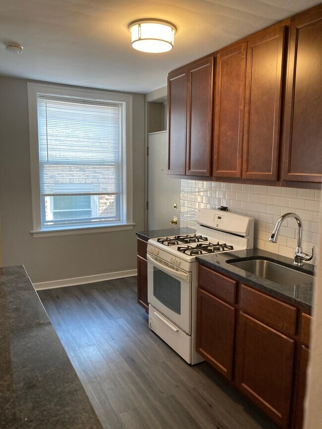 Foto del edificio - 1757 W North Shore Ave