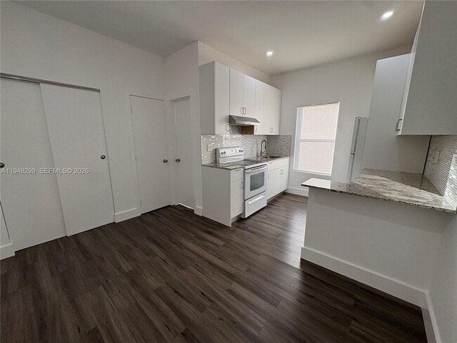 Foto del edificio - 3237 SW 4th St