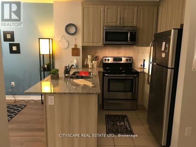 Building Photo - 216 Oak Park Blvd