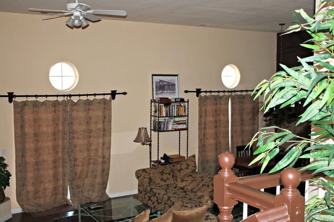 Building Photo - 3 br, 2.5 bath House - 1166 HARBOUR COVE