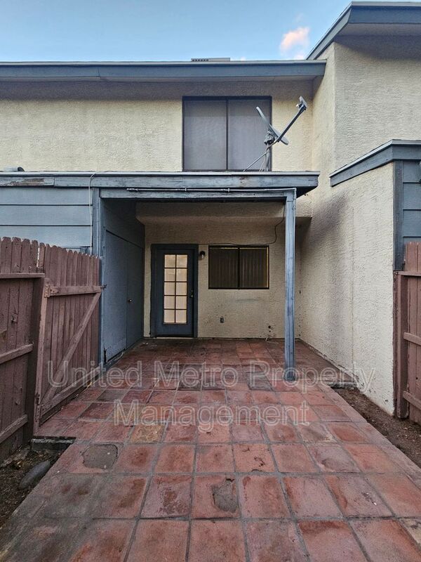 Building Photo - 7801 N 44th Dr