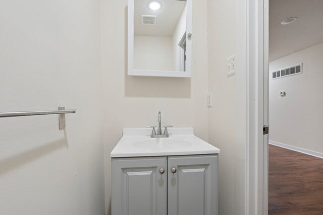 Building Photo - 1454 N 56th St