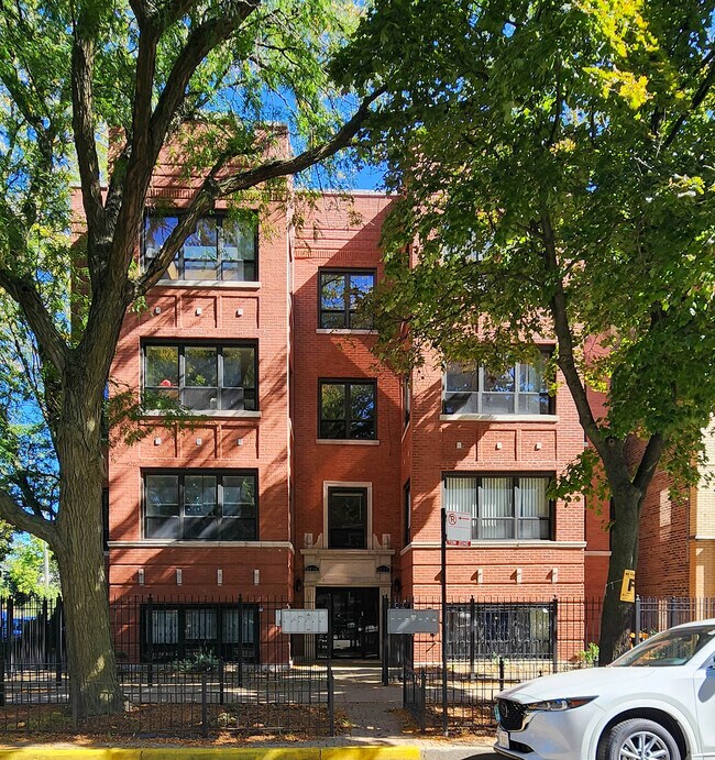 Building Photo - 2647 N Washtenaw Ave