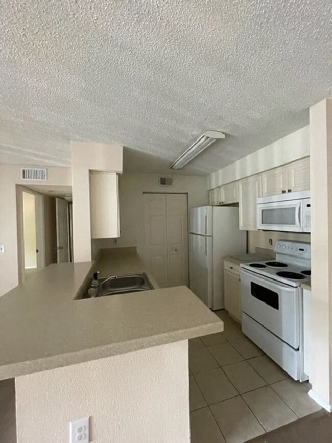 Building Photo - 2/2 Condo in Kissimmee for Rent!