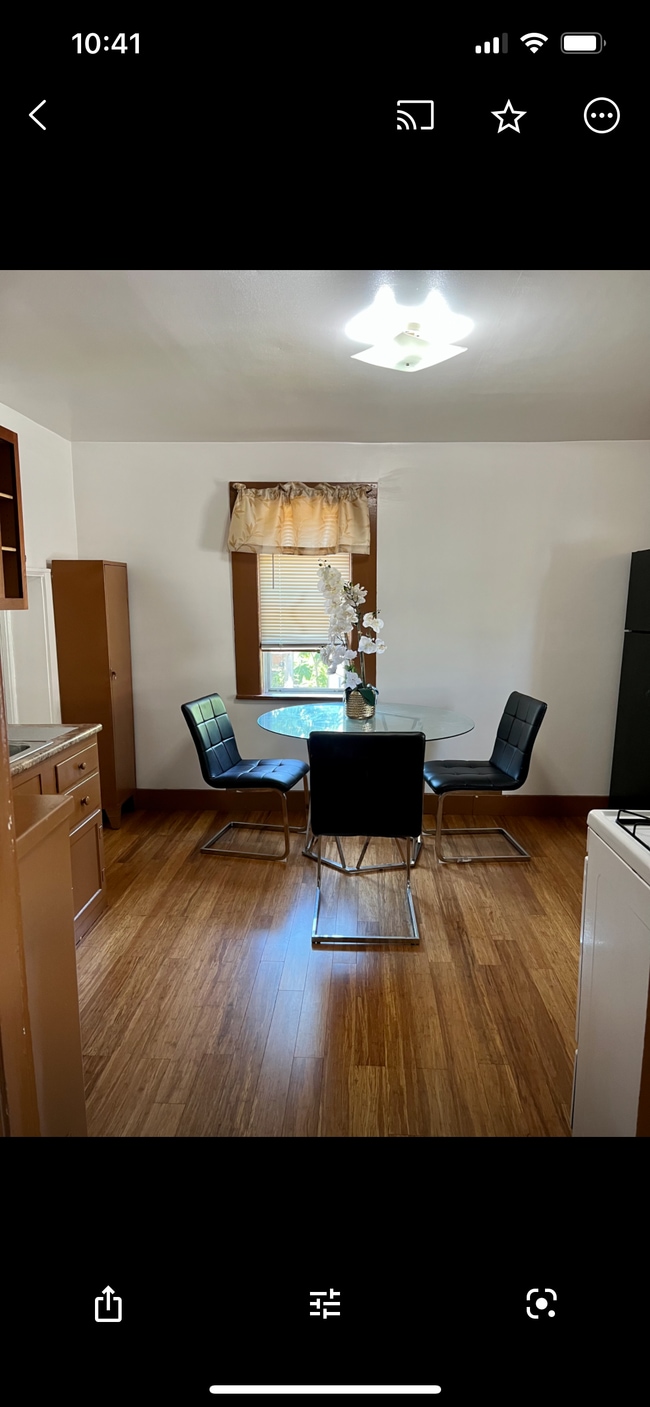 Kitchen/ dining room - 426 N Genesee St