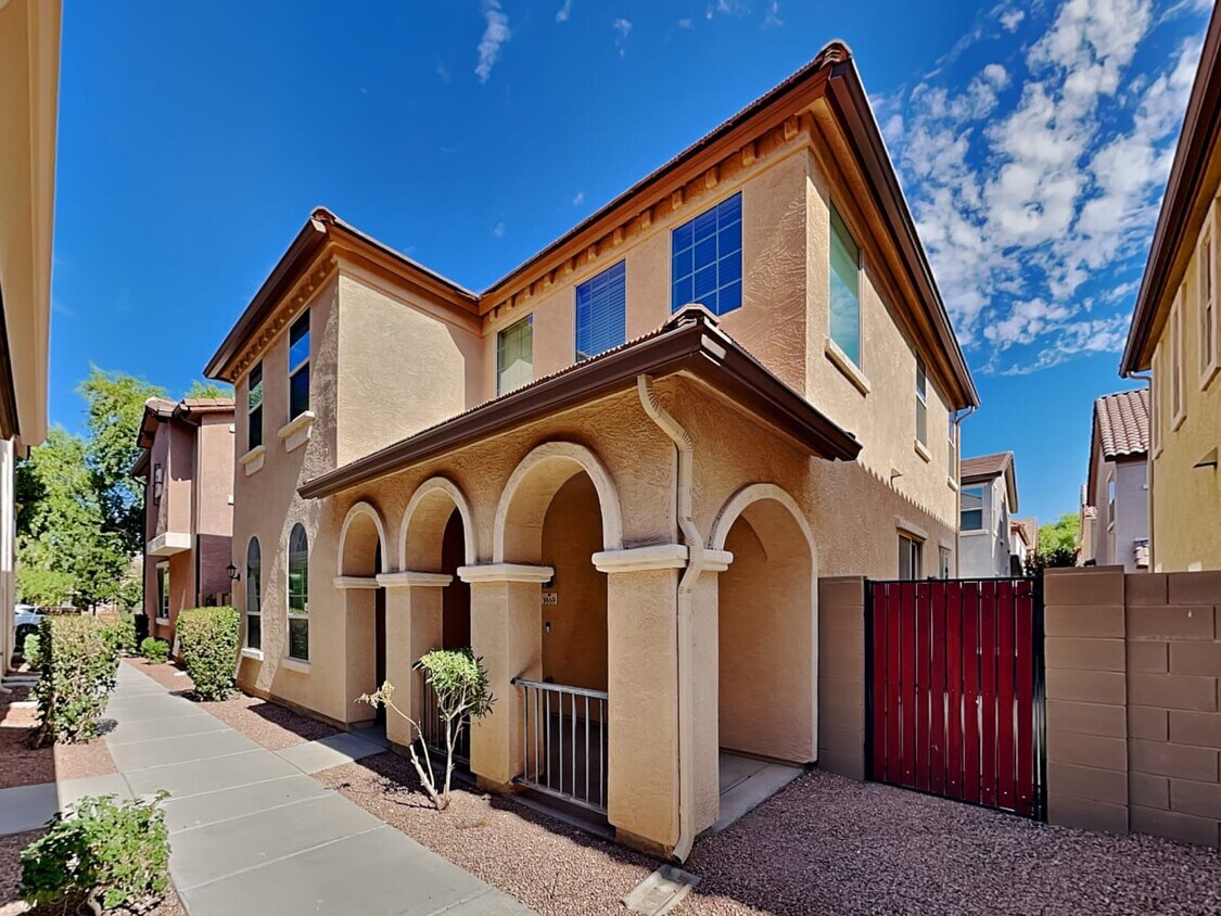 Primary Photo - 1469 S Sinova Ave