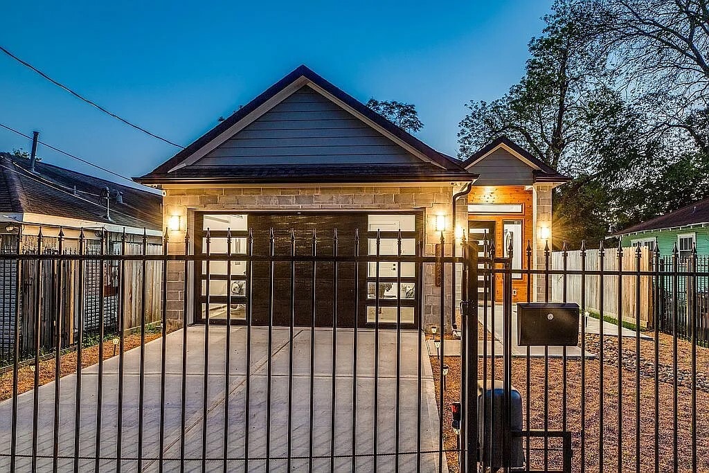 Photo - 3230 Berry St (Houston, TX)