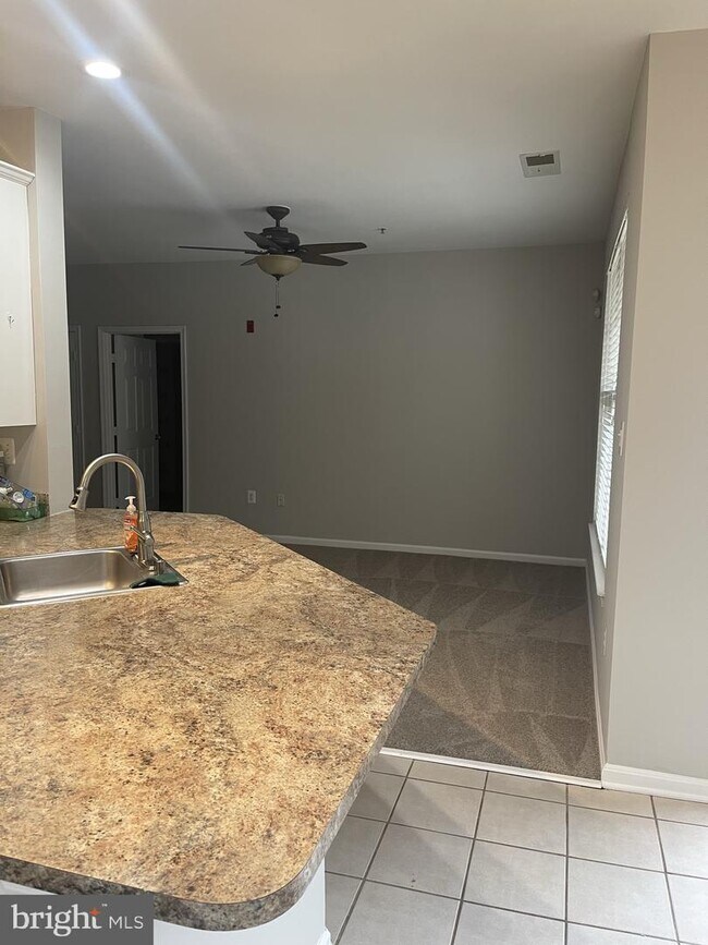 Foto del edificio - 15613 Everglade Ln