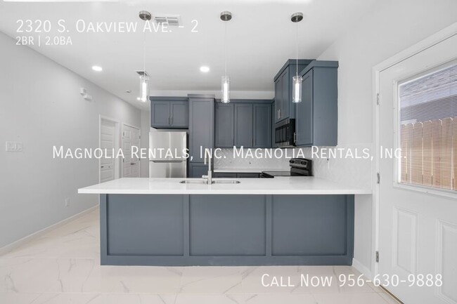 Building Photo - 2320 S Oakview Dr