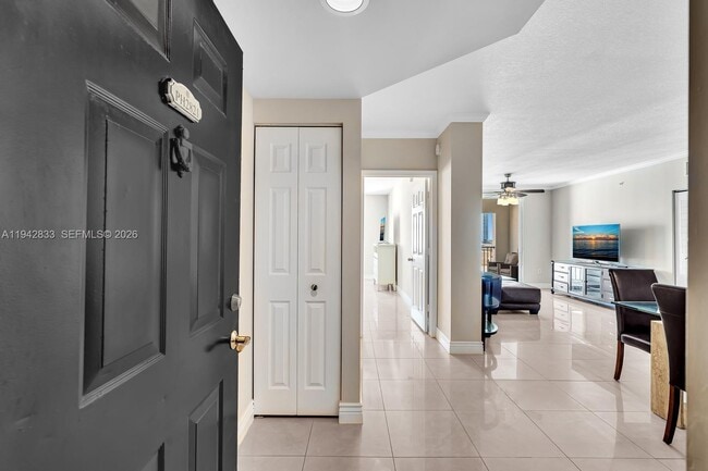 Building Photo - 17150 N Bay Rd