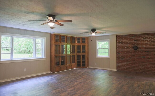 Building Photo - 1701 Sheppard Town Rd