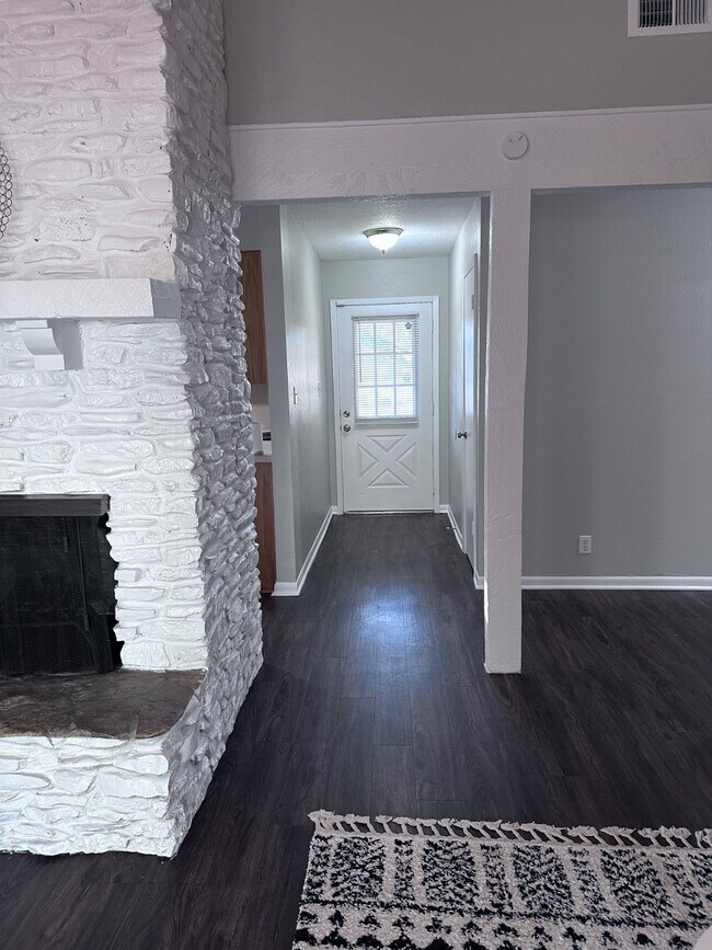 Foto del edificio - 3409 Graybuck Rd