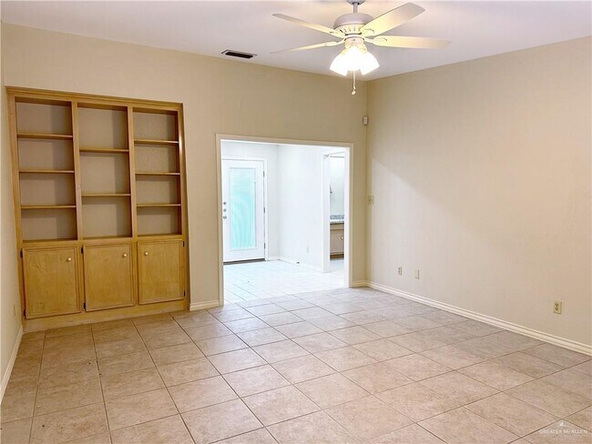Foto del edificio - 717 Nightingale Ave