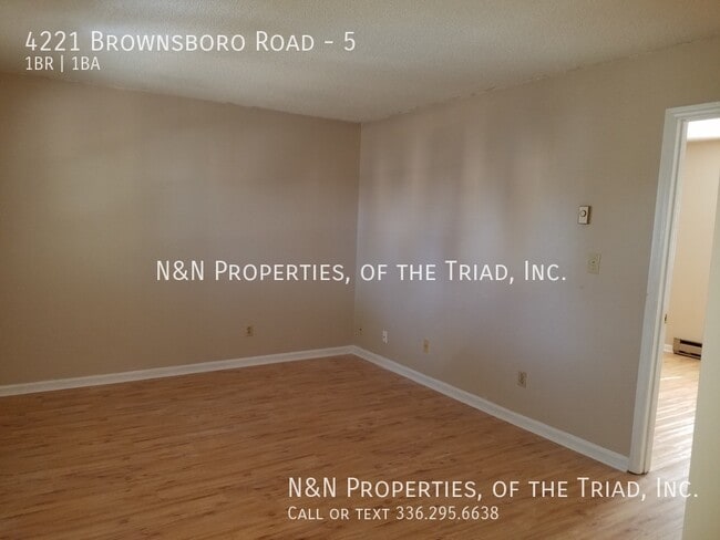 Building Photo - 4221 Brownsboro Rd