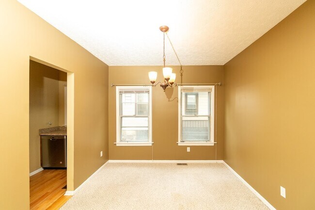 Foto del edificio - 461 Averill Ave