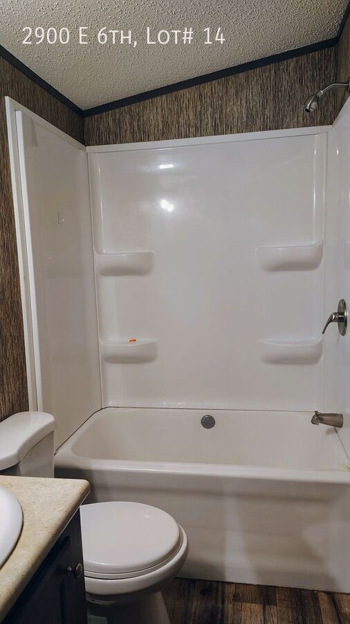 Building Photo - 2900 E 6th Ave