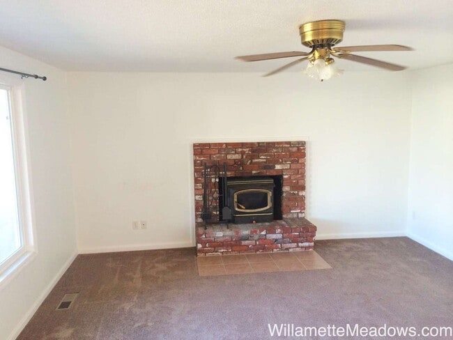 Building Photo - Magnificent 3 Bedrooms, 2 Bathrooms House ...