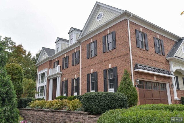 Foto principal - 124 Cortland Dr