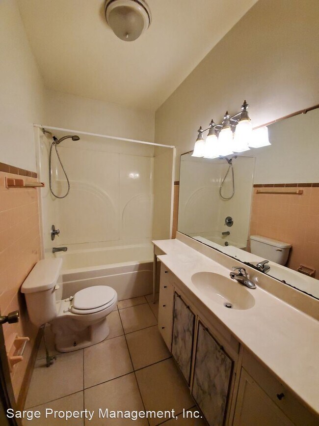 Foto del edificio - 4 br, 2 bath House - 525 S Woodlawn Ave