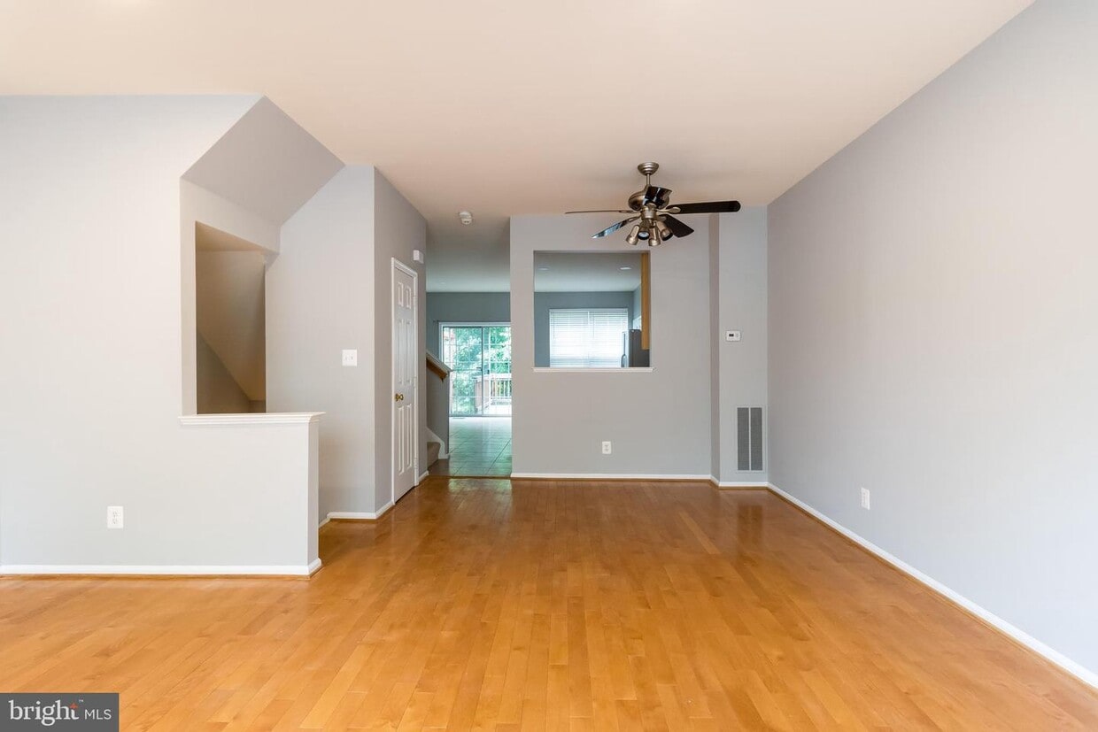 43147 Huntsman Square, Broadlands, VA 20148 Townhome Rentals in