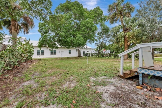 Foto del edificio - 922 SE Bayou Ave