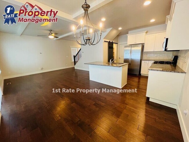 Building Photo - 431 S Academy Ln