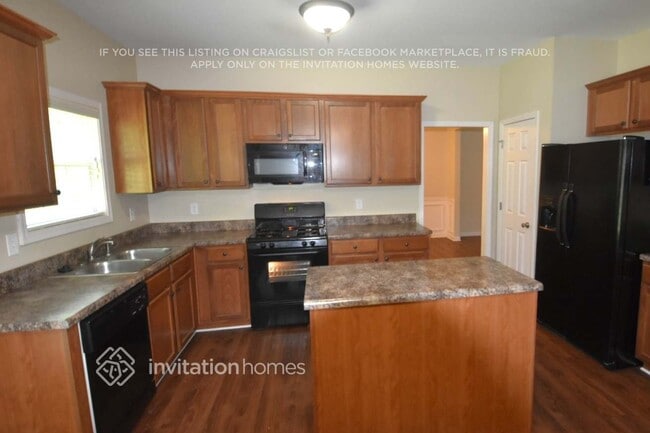 Building Photo - 2570 Freemont St