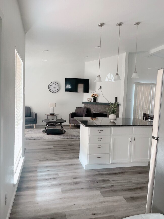 Foto del edificio - 7104 Elliot Ct