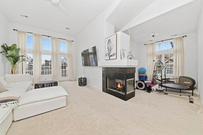 Building Photo - 2038 Cambria Ct