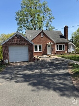 Building Photo - 441 Farmington Ave