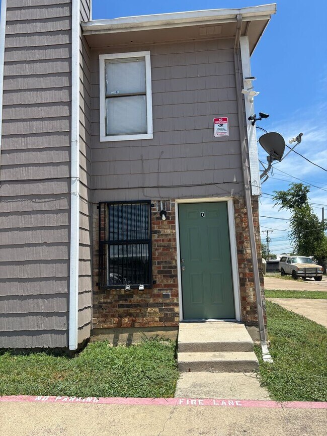 Foto del edificio - Updated 2-Bedroom, 1.5-Bath Accepting VASH...