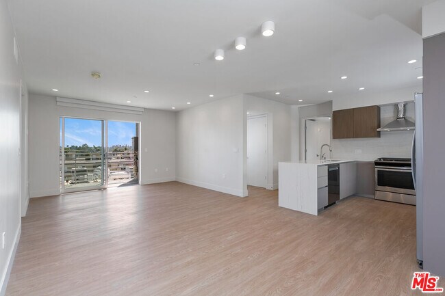 Building Photo - 11837 Mayfield Ave