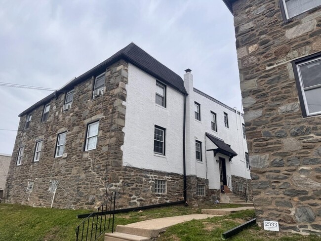 Building Photo - 2339 Haverford Rd