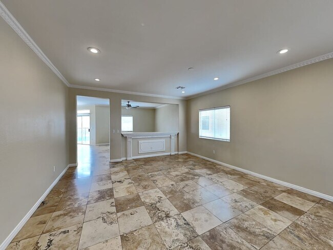Building Photo - 11000 Salernes St