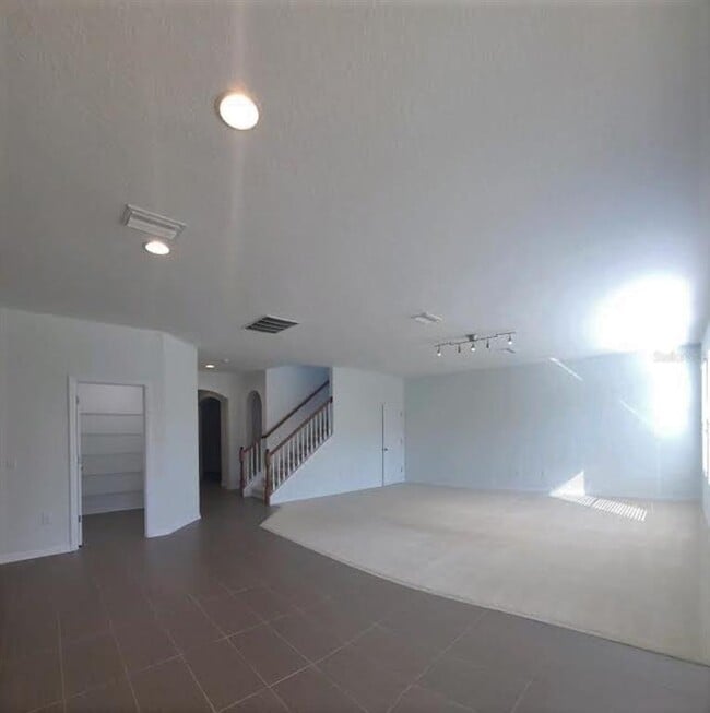 Foto del edificio - 1052 Ketzal Dr