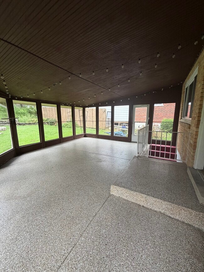 Foto del edificio - 42 Alpine Dr