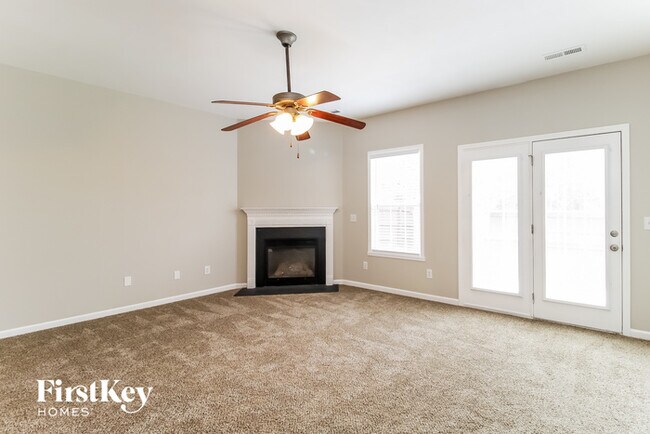 Foto del edificio - 5110 Thurston Ct