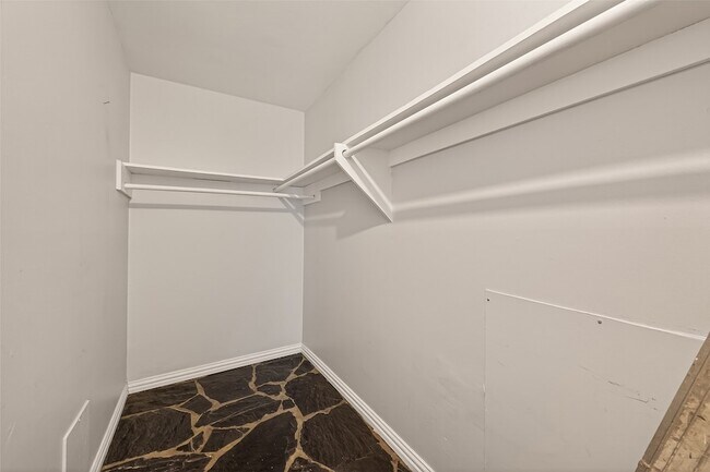 Foto del edificio - 9029 Gaylord Dr