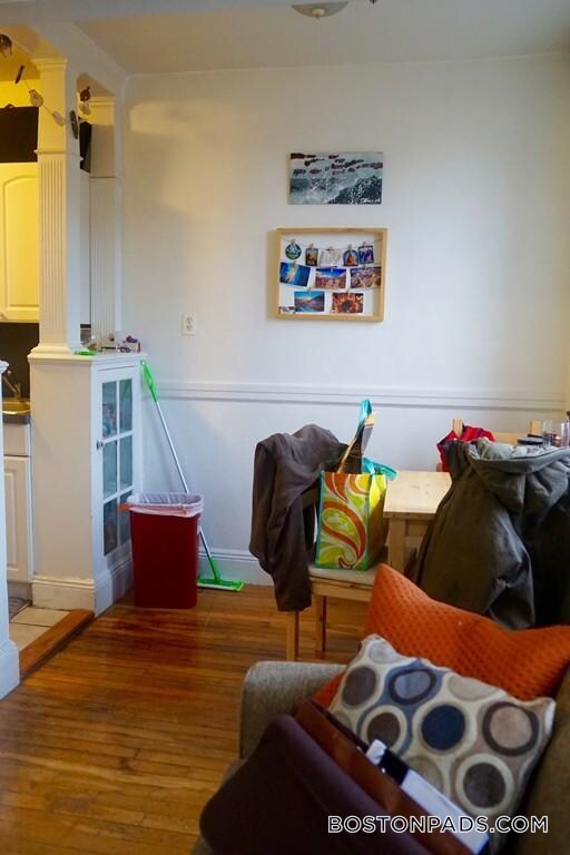 Foto del edificio - 121 Park Dr