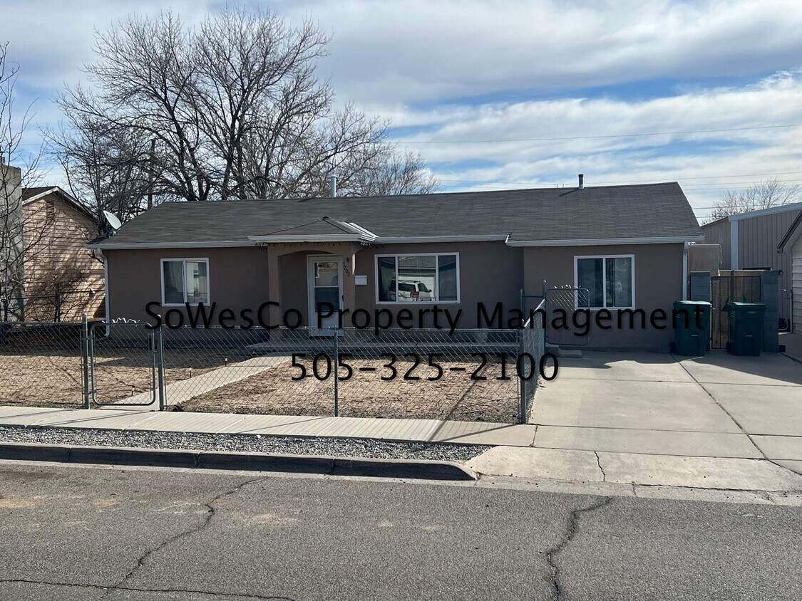 1702 N Laguna Ave, Farmington, NM 87401 House Rental in Farmington