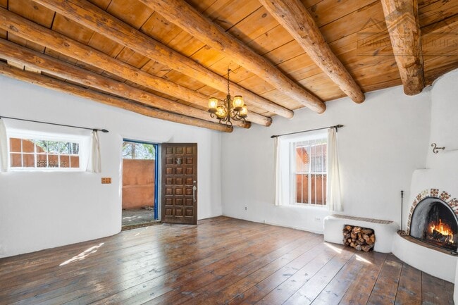 Building Photo - Whimsical Historic Eastside Retreat