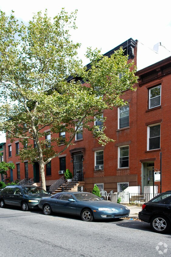 Primary Photo - 315 Degraw St