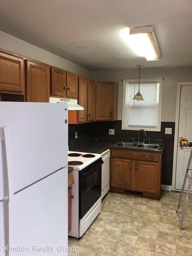 Building Photo - 3 br, 1 bath House - 803 Dixon Ave