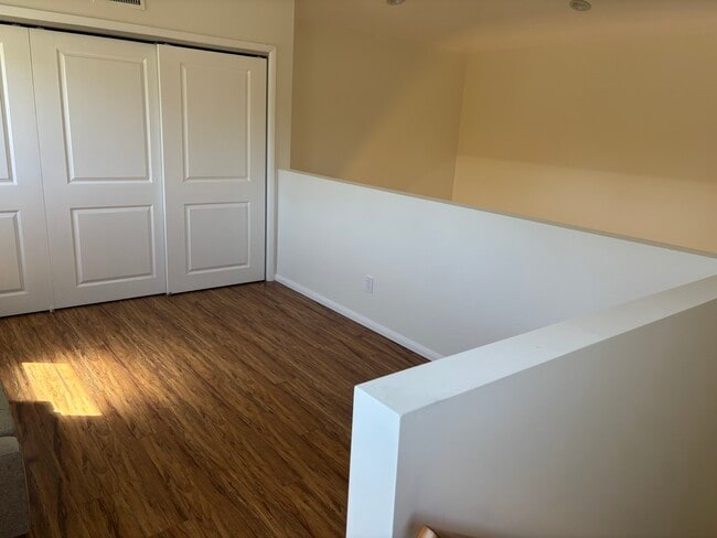 Dormitorio - 6126 Balcom Ave