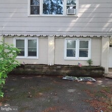 Building Photo - 11601 Buchanan Trail E
