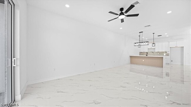 Foto del edificio - 1009-1011 NE 15th Ln