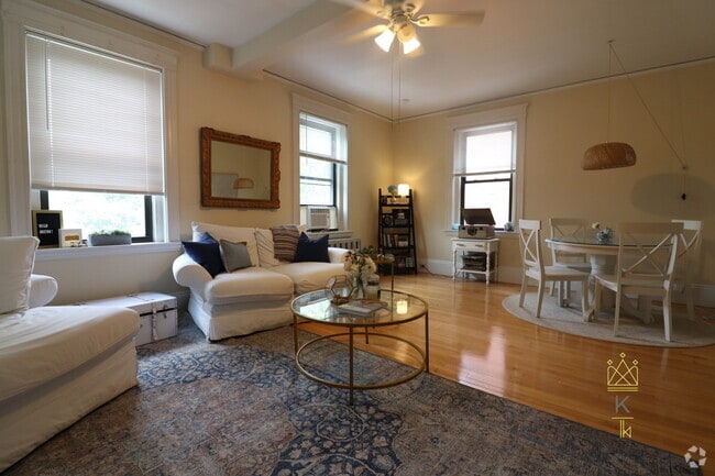 Building Photo - 1100 Beacon St